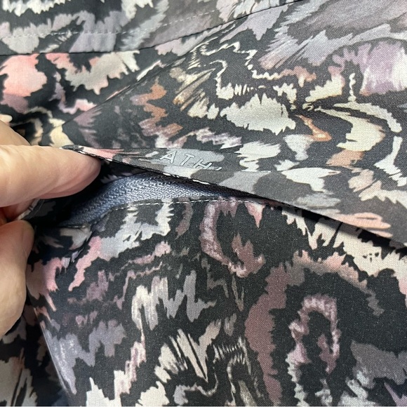 Athleta Run With It Jacket lightweight full zip, pockets mesh lining large - Picture 7 of 10